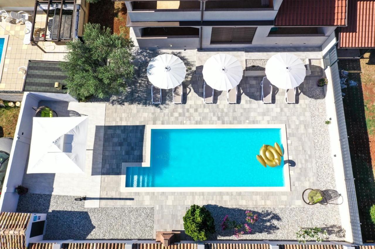 Apartment Nina With Private Pool Nova Vas  Buitenkant foto