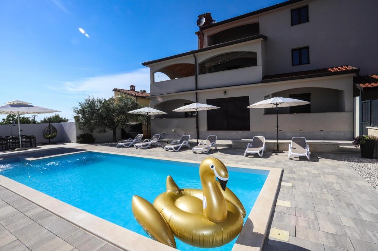 Apartment Nina With Private Pool Nova Vas  Buitenkant foto