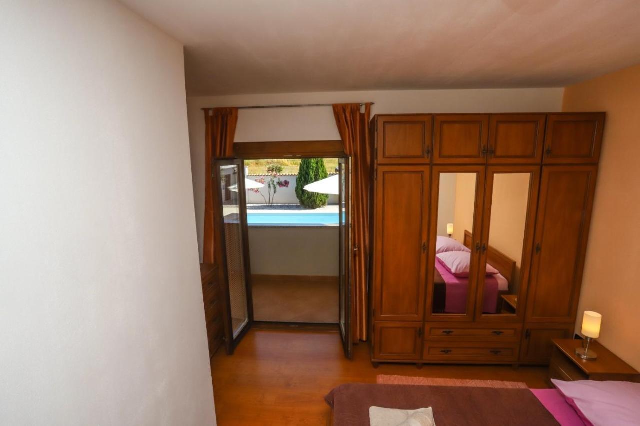 Apartment Nina With Private Pool Nova Vas  Buitenkant foto