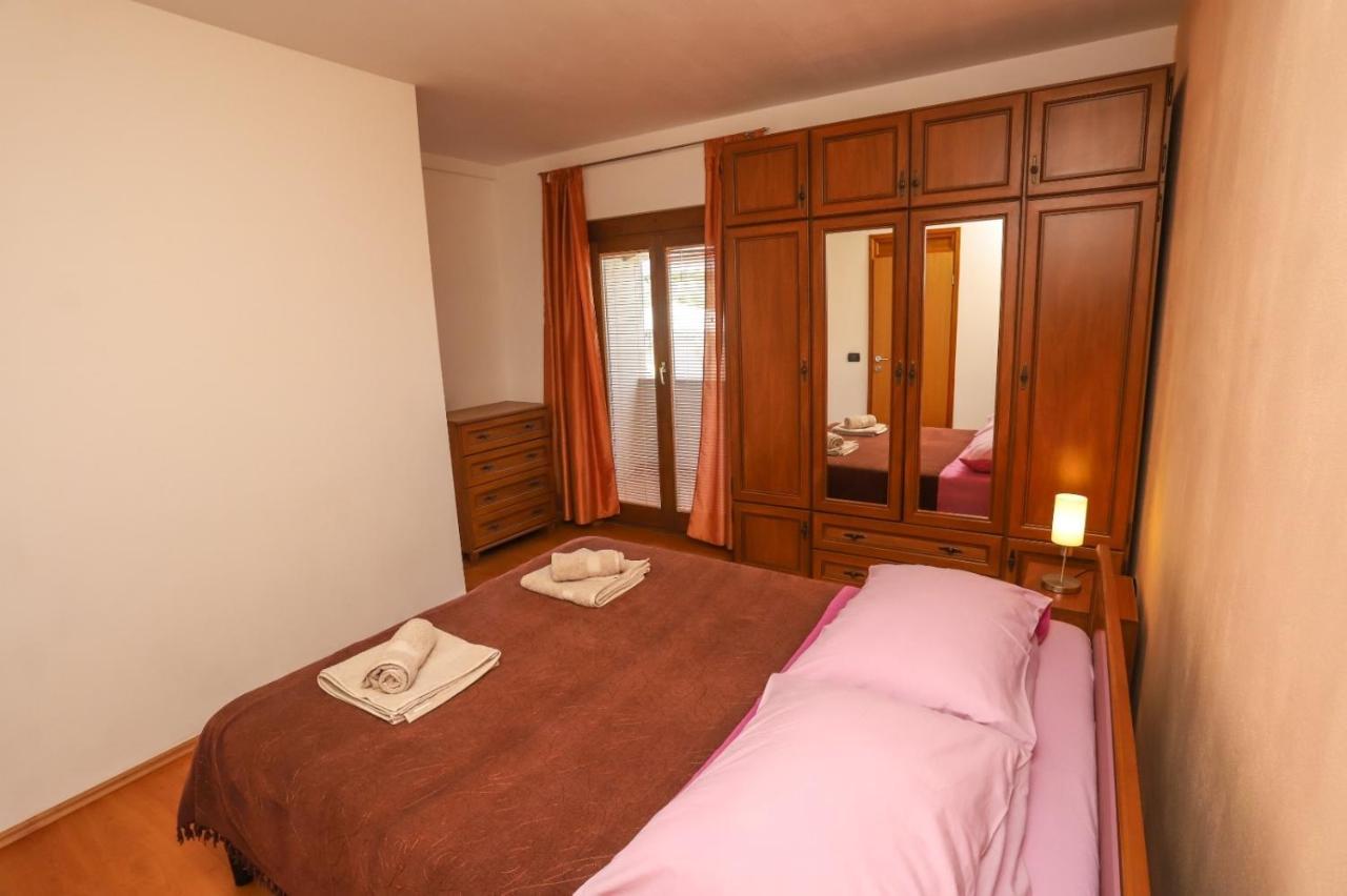 Apartment Nina With Private Pool Nova Vas  Buitenkant foto